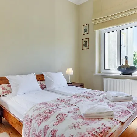 Lion - Neptun Apartment